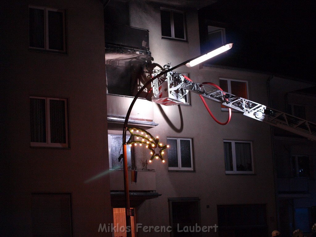 Wieder Feuer 3 Koeln Vingst Homarstr P277.JPG